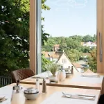 Hotel Bergamo Modern & Zentral In 24h Check In 3 Min Zum Schloss Nachhaltiges In Holzbauweise