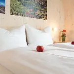 Hotel Bergamo Modern & Zentral In 24h Check In 3 Min Zum Schloss Nachhaltiges In Holzbauweise 3*