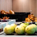 Hotel Bergamo Modern & Zentral In 24h Check In 3 Min Zum Schloss Nachhaltiges In Holzbauweise 3*