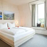 Bergamo Modern & Zentral In 24h Check In 3 Min Zum Schloss Nachhaltiges In Holzbauweise Ludwigsburg