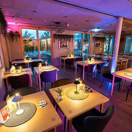 Bergamo Modern & Zentral In Klimaanlage 3 Min Zum Schloss Wlan Fruehstueck Optional Besonderes Nachhaltiges Stadthotel In Moderner Holzbauweise 3* Ludwigsburg