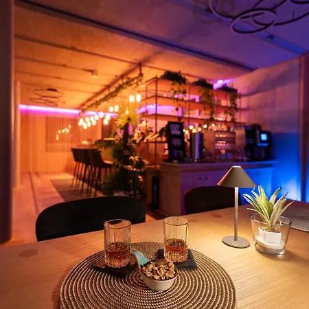 Bergamo Modern & Zentral In 24h Check In 3 Min Zum Schloss Nachhaltiges In Holzbauweise Hotell 3*