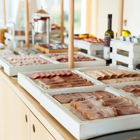 Hotel Bergamo Modern & Zentral In 24h Check In 3 Min Zum Schloss Nachhaltiges In Holzbauweise Ludwigsburg